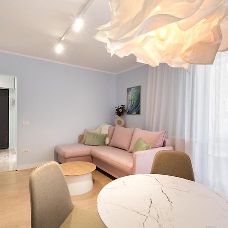Candy Land Downtown Apartment Bucarest Esterno foto