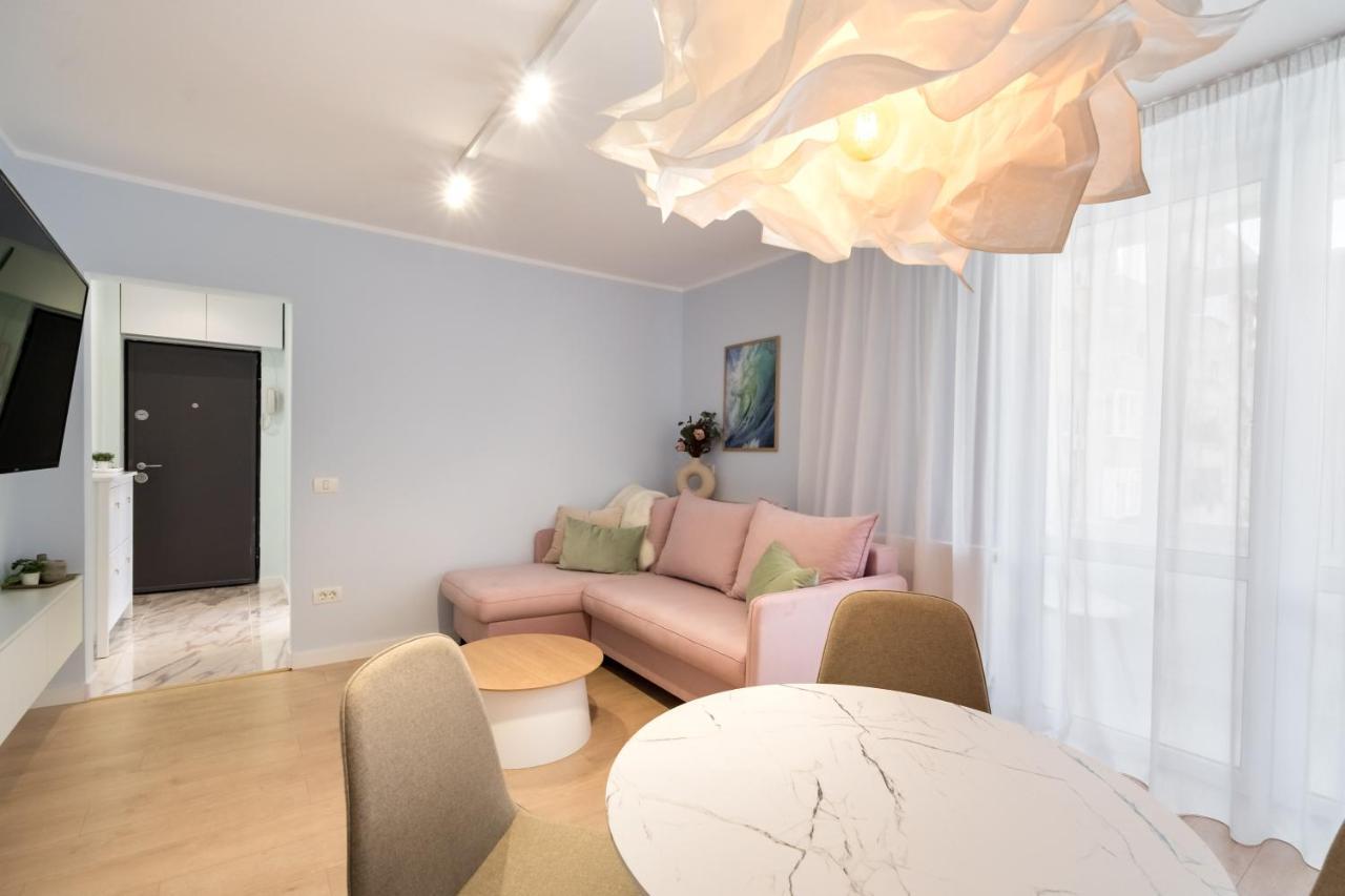 Candy Land Downtown Apartment Bucarest Esterno foto