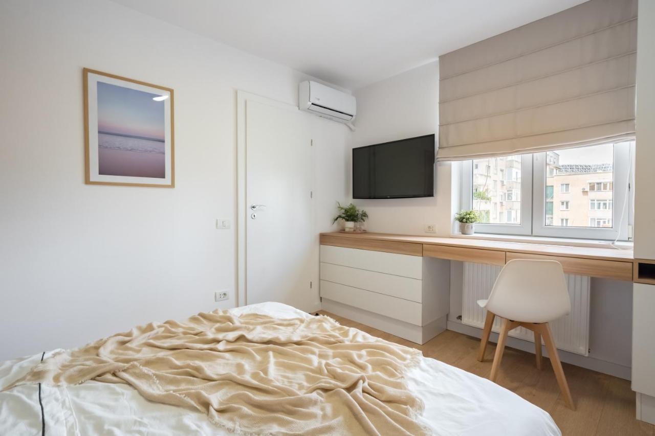 Candy Land Downtown Apartment Bucarest Esterno foto
