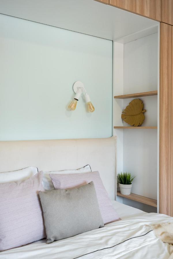 Candy Land Downtown Apartment Bucarest Esterno foto