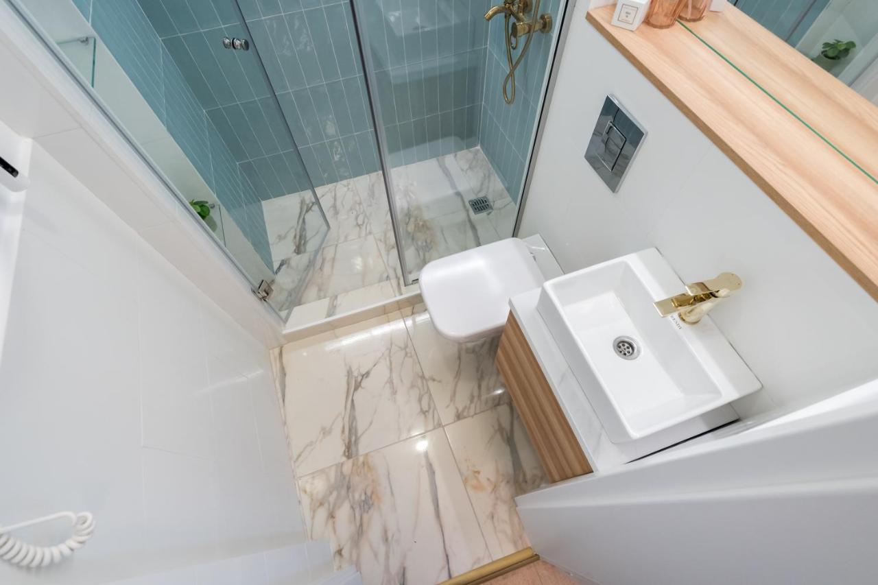 Candy Land Downtown Apartment Bucarest Esterno foto