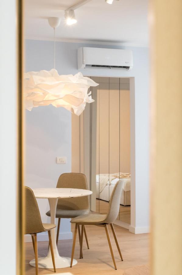 Candy Land Downtown Apartment Bucarest Esterno foto
