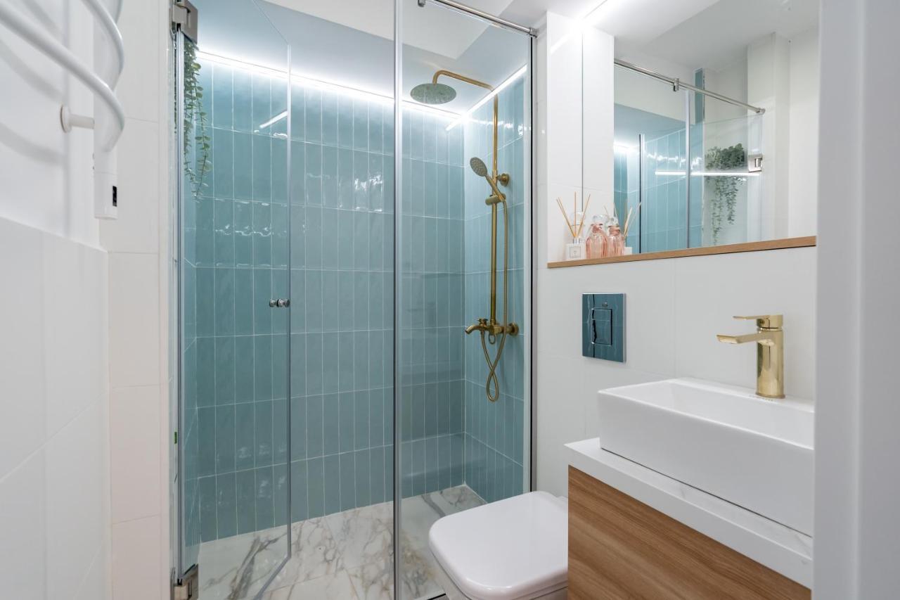 Candy Land Downtown Apartment Bucarest Esterno foto