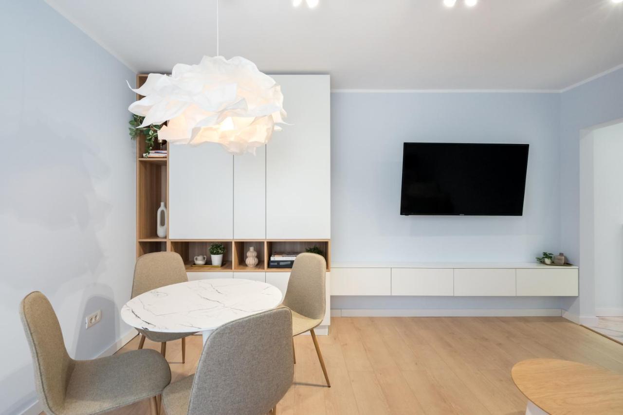 Candy Land Downtown Apartment Bucarest Esterno foto