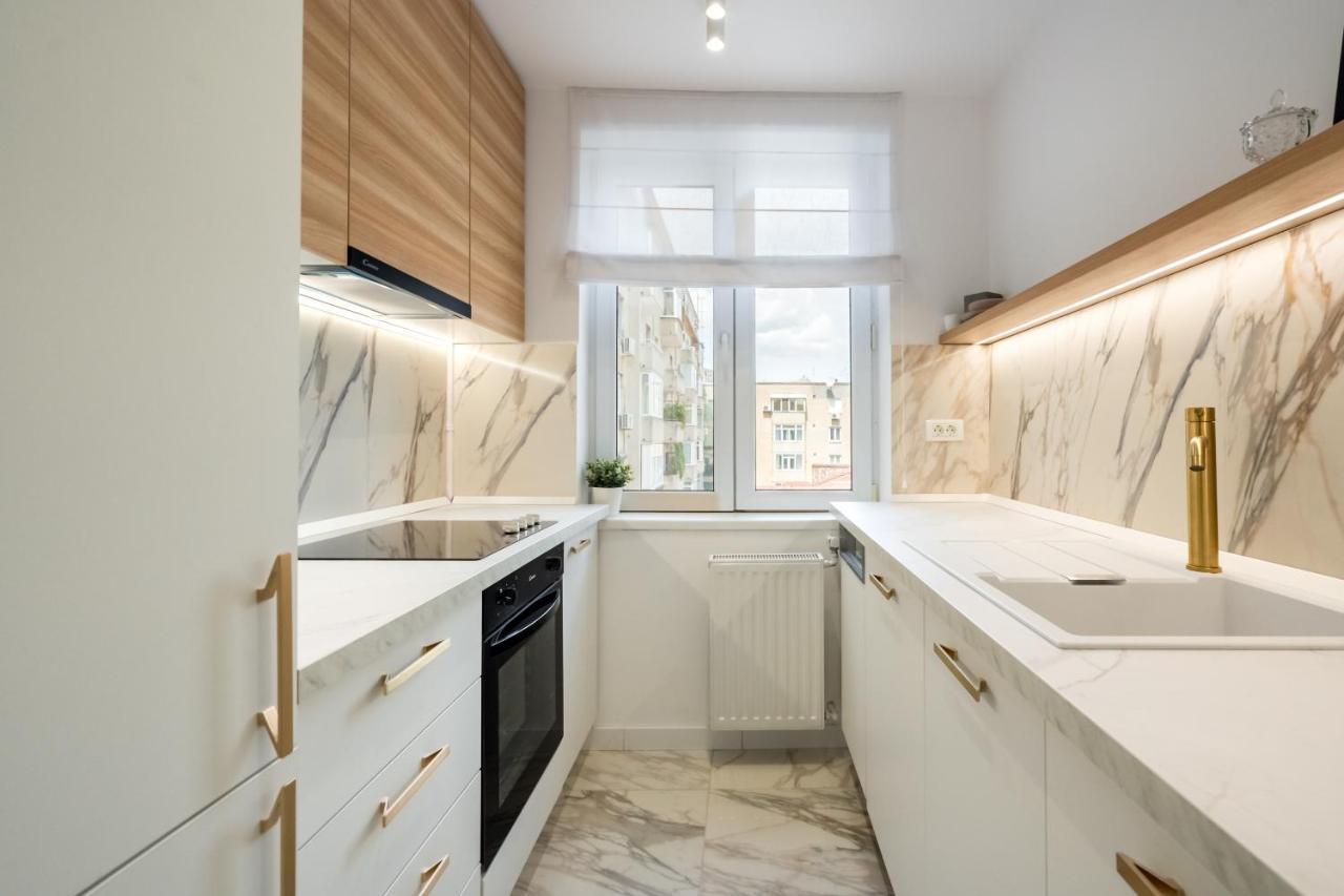Candy Land Downtown Apartment Bucarest Esterno foto